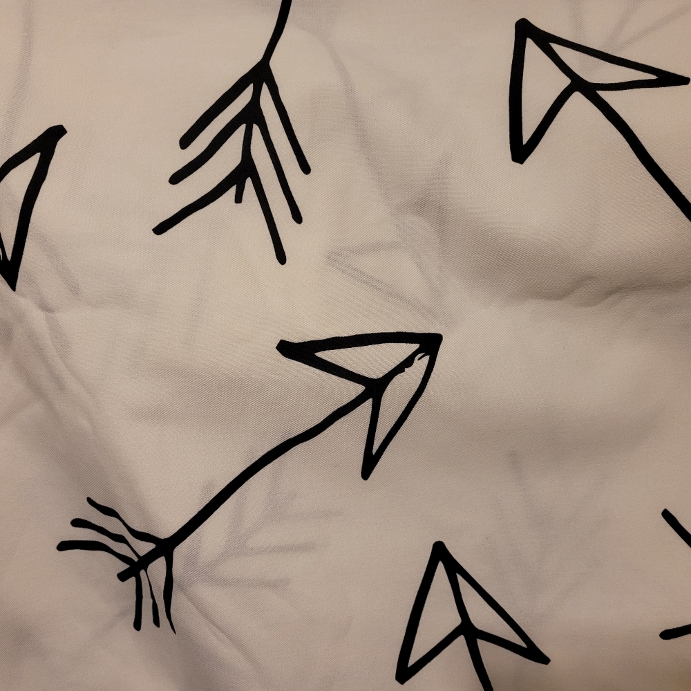 Arrows print shower curtain